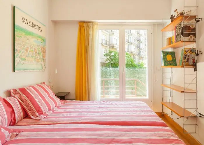 Ondarreta & Terrace Apartment