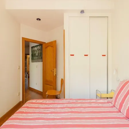 Ondarreta Beach & Terrace Apartment